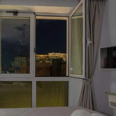 Daire Diana's Viewing The Acropolis *